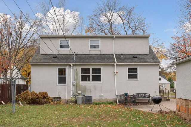 $400,000 | 869 Lowa Avenue West, St. Paul, MN 55117