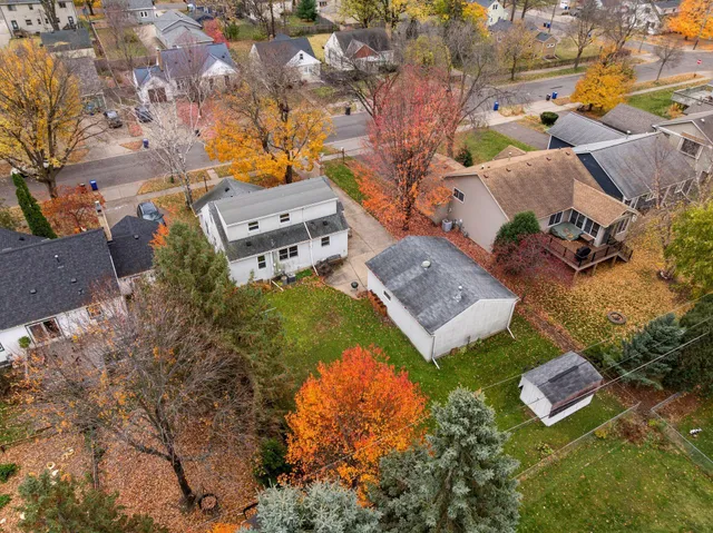 $400,000 | 869 Lowa Avenue West, St. Paul, MN 55117