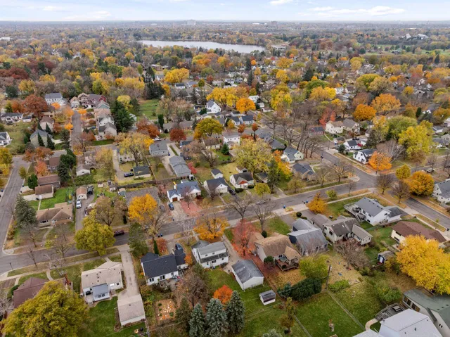 $400,000 | 869 Lowa Avenue West, St. Paul, MN 55117