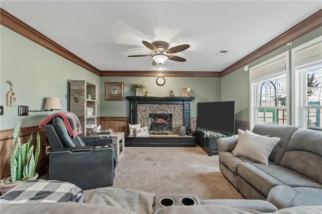 $440,000 | 15132 West 147th Street, Olathe, KS 66062