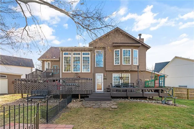 $440,000 | 15132 West 147th Street, Olathe, KS 66062