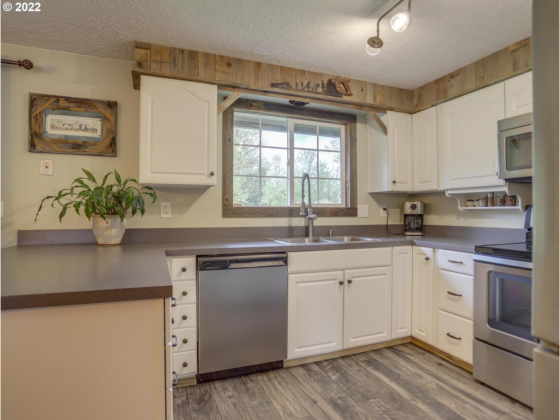 14424 South Graves Road Mulino, OR 97042 - Photo 8 of 32 Gallery Image 8