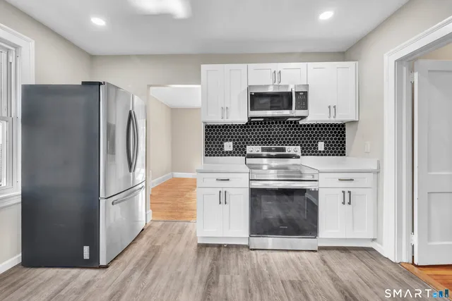 $2,350 | 126 Thomas Street, West Hartford, CT 06119