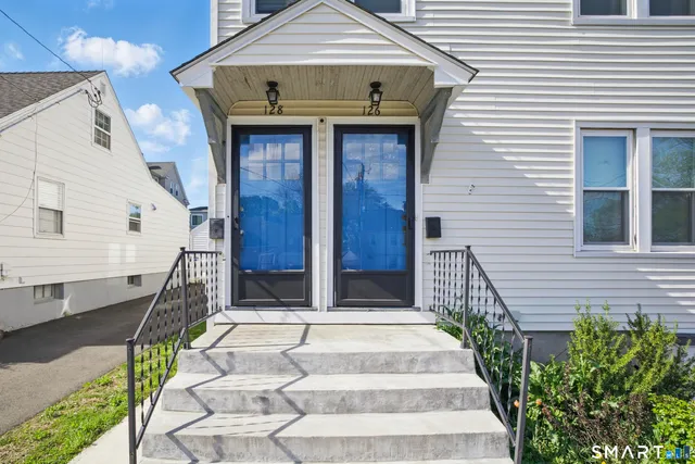 $2,350 | 126 Thomas Street, West Hartford, CT 06119