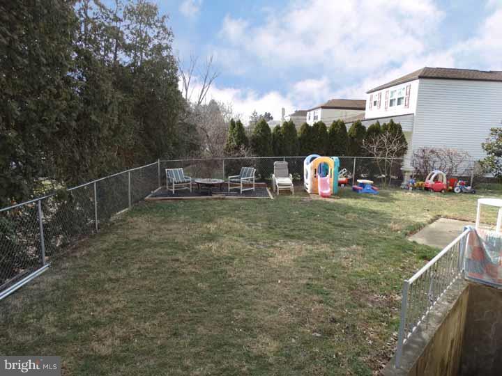 9761 Susan Road Philadelphia, PA 19115 - Photo 24 of 24 Exterior Back