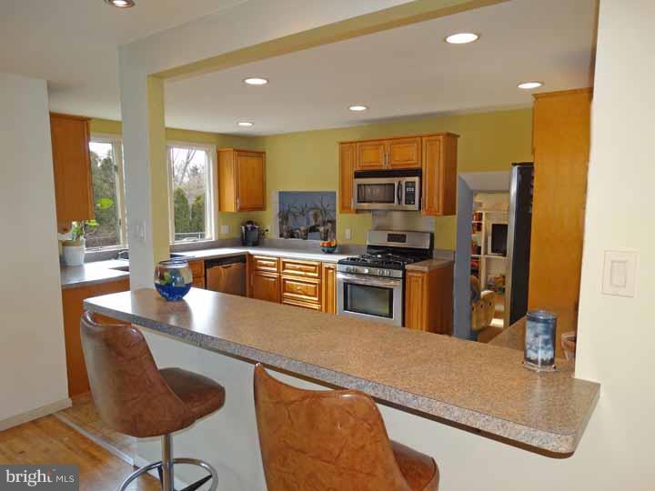 9761 Susan Road Philadelphia, PA 19115 - Photo 8 of 24 Kitchen