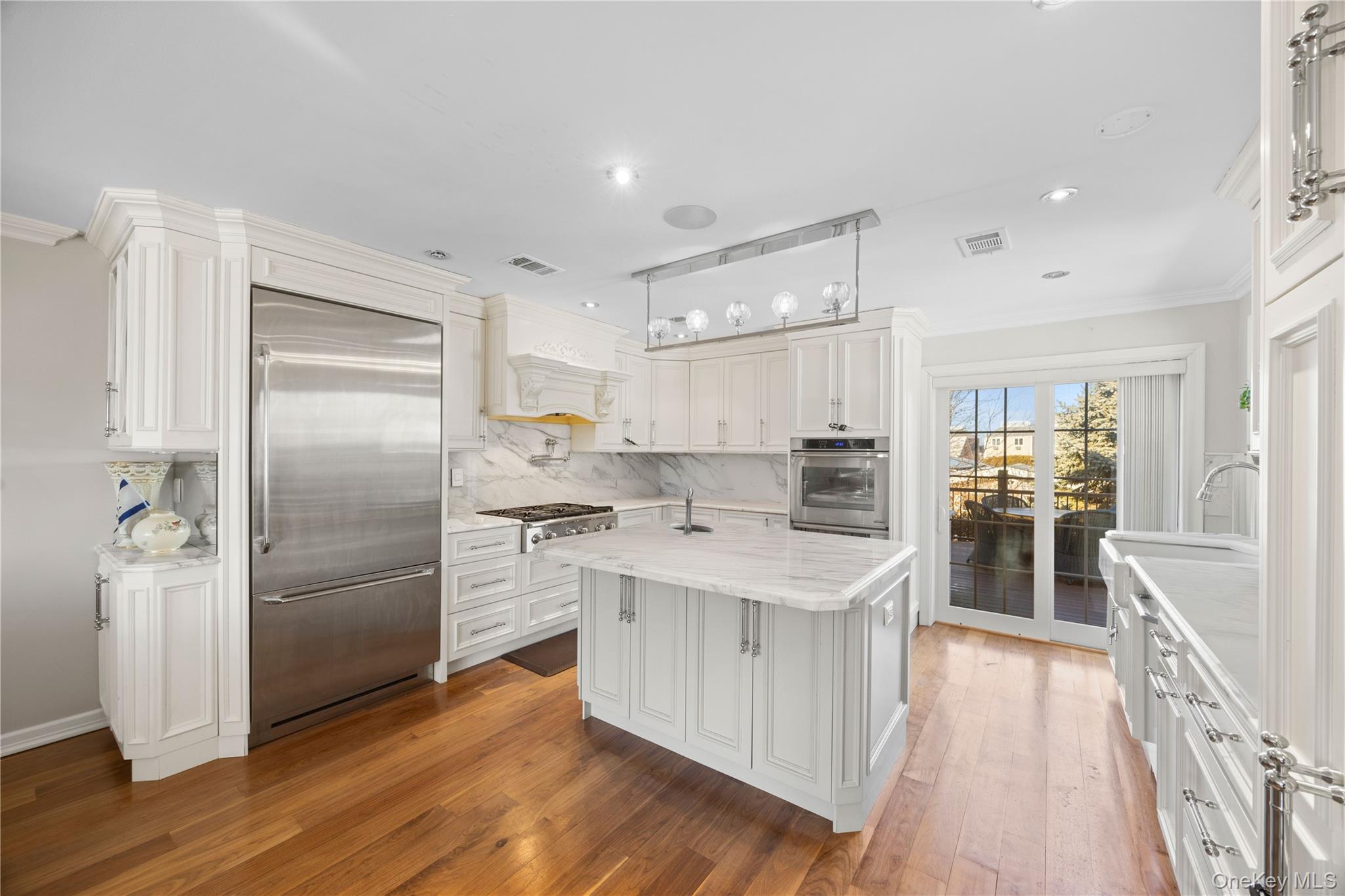 229 Ditmars Street Bronx, NY 10464 - Photo 3 of 22