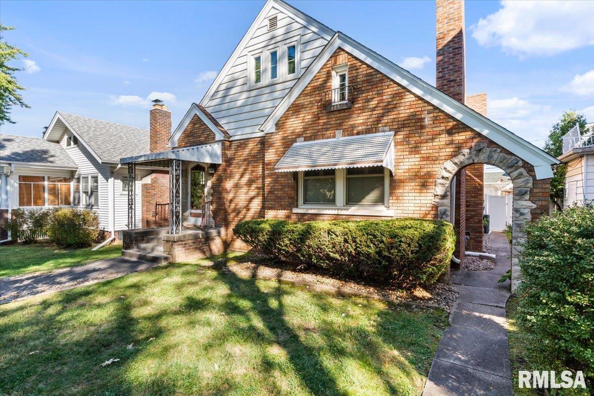 2134 15th Street Moline, IL 61265 - Photo 3 of 50