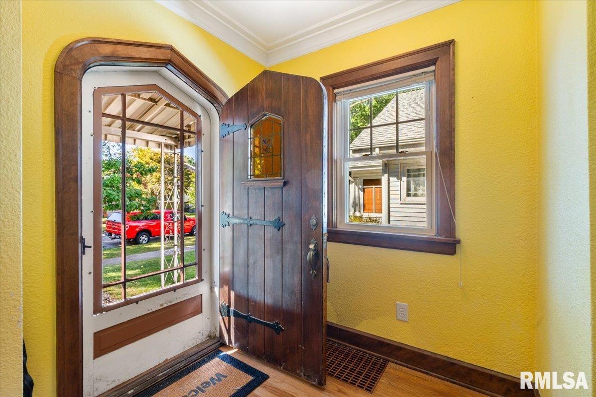 2134 15th Street Moline, IL 61265 - Photo 5 of 50