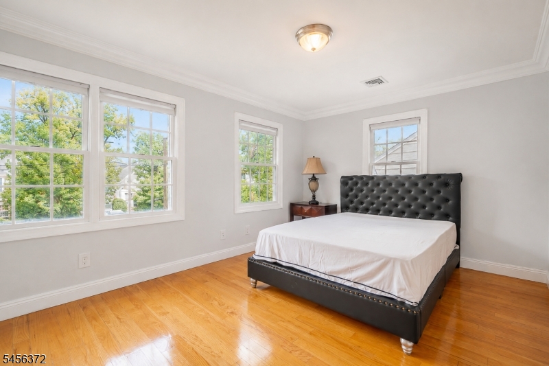 207 Stonehouse Road Bloomfield, NJ 07028 - Photo 12 of 49 Gallery Image 12