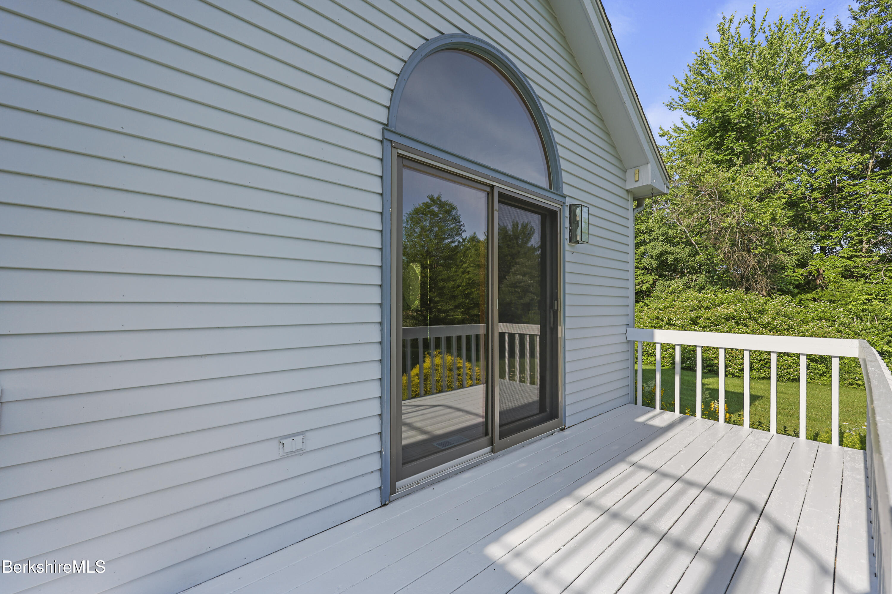 Pondview Drive, Unit H2 Pittsfield, MA 01201 - Photo 25 of 31 Deck