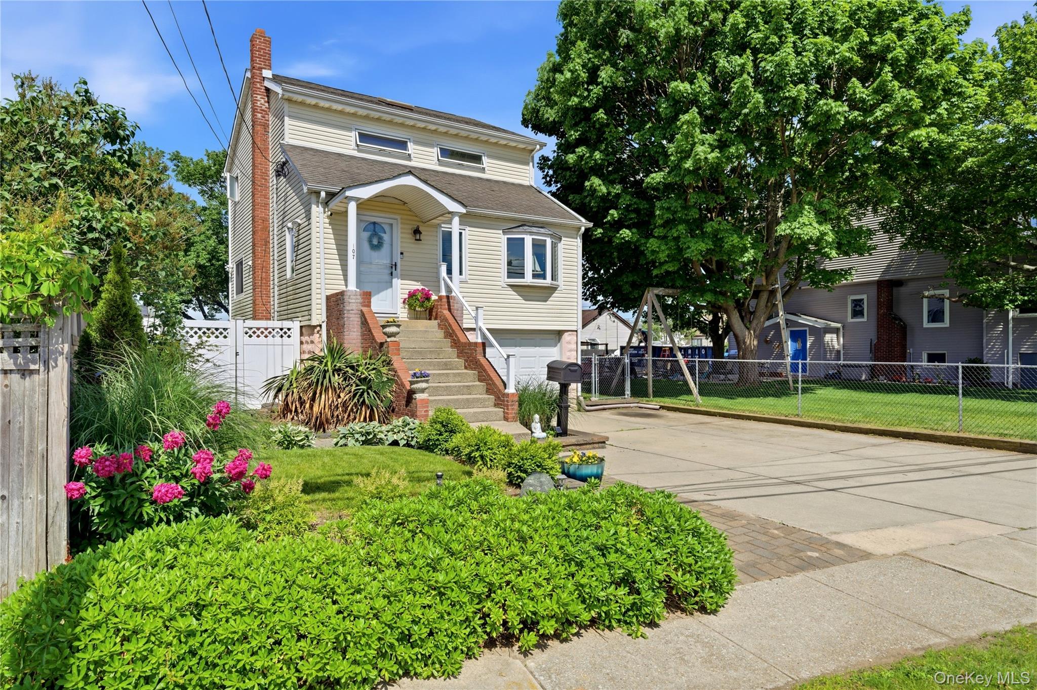 107 East Shore Road Lindenhurst, NY 11757 - Photo 2 of 36
