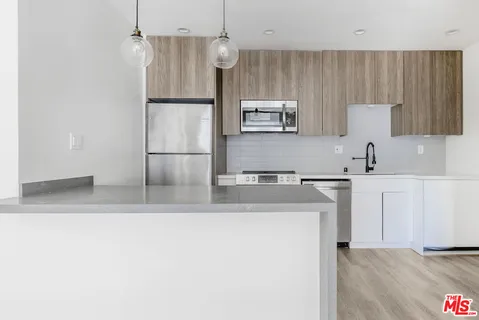$2,499 | 6350 Willoughby Avenue, Unit 12, Los Angeles, CA 90038