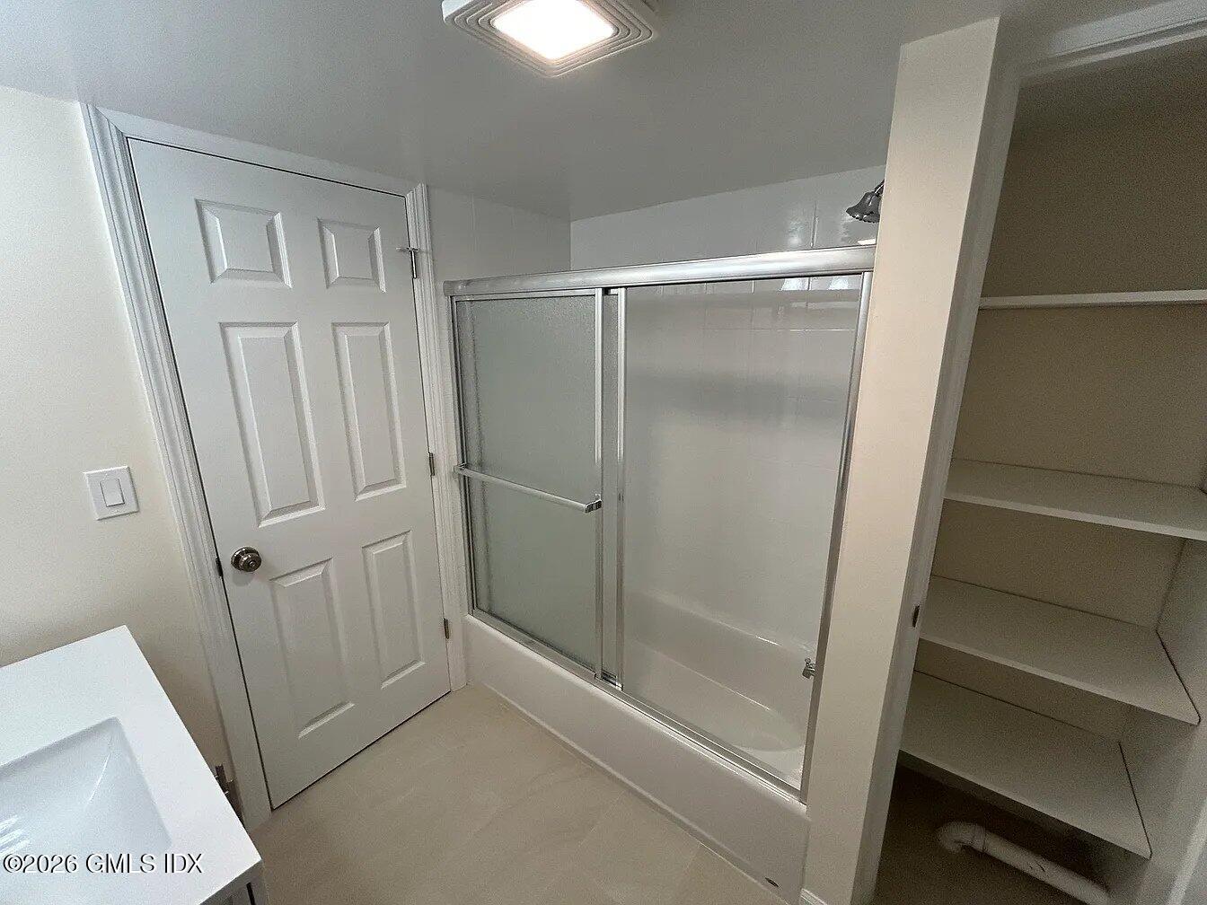 90 Havemeyer Lane, Unit 2 Greenwich, CT 06870 - Photo 6 of 19 bathroom