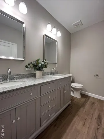 $2,100 | 313 North Lincoln Avenue, Unit B, O'Fallon, IL 62269