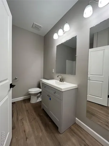 $2,100 | 313 North Lincoln Avenue, Unit B, O'Fallon, IL 62269