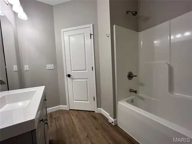 $2,100 | 313 North Lincoln Avenue, Unit B, O'Fallon, IL 62269