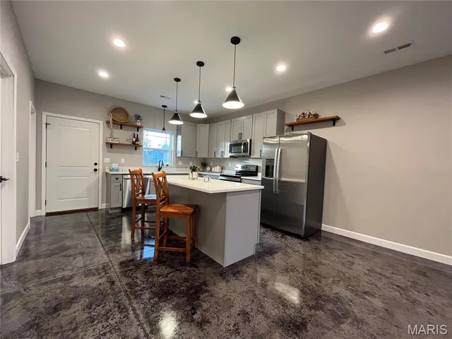 $2,100 | 313 North Lincoln Avenue, Unit B, O'Fallon, IL 62269