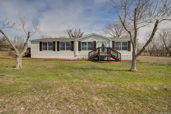 $284,000 | 1885 Marion Road, Marion, TX 78124
