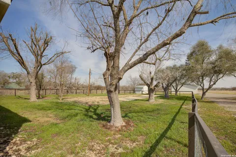 $289,500 | 1885 Marion Road, Marion, TX 78124