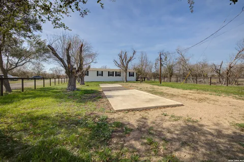 $289,500 | 1885 Marion Road, Marion, TX 78124