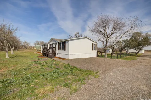 $289,500 | 1885 Marion Road, Marion, TX 78124