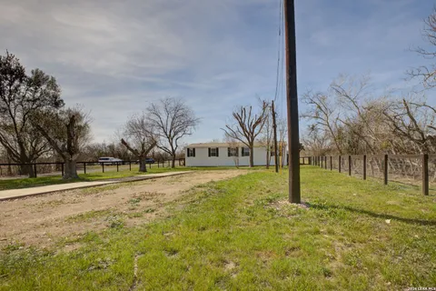 $289,500 | 1885 Marion Road, Marion, TX 78124