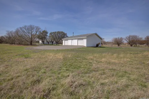 $289,500 | 1885 Marion Road, Marion, TX 78124