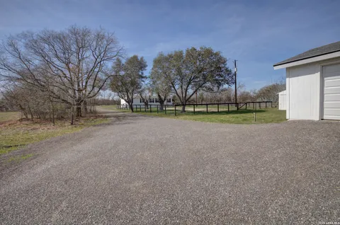$289,500 | 1885 Marion Road, Marion, TX 78124