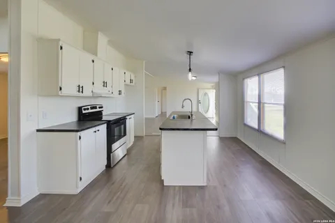 $289,500 | 1885 Marion Road, Marion, TX 78124