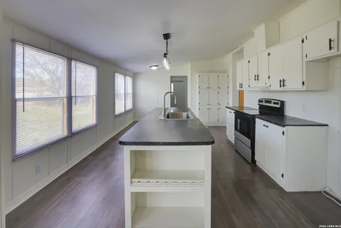 $289,500 | 1885 Marion Road, Marion, TX 78124