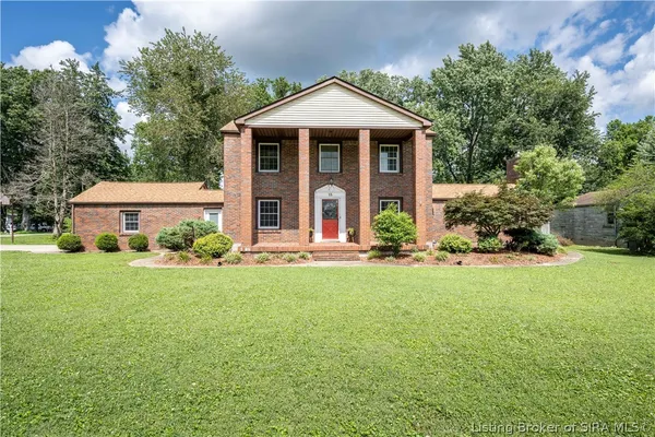 $349,900 | 15 Forest Drive, Jeffersonville, IN 47130