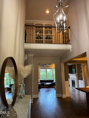 a view of entryway with seating space