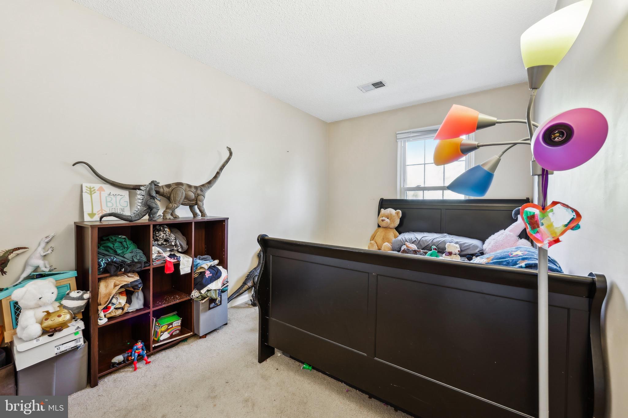 3805 Green Ridge Court, Unit 201 Fairfax, VA 22033 - Photo 13 of 25 a living room with furniture