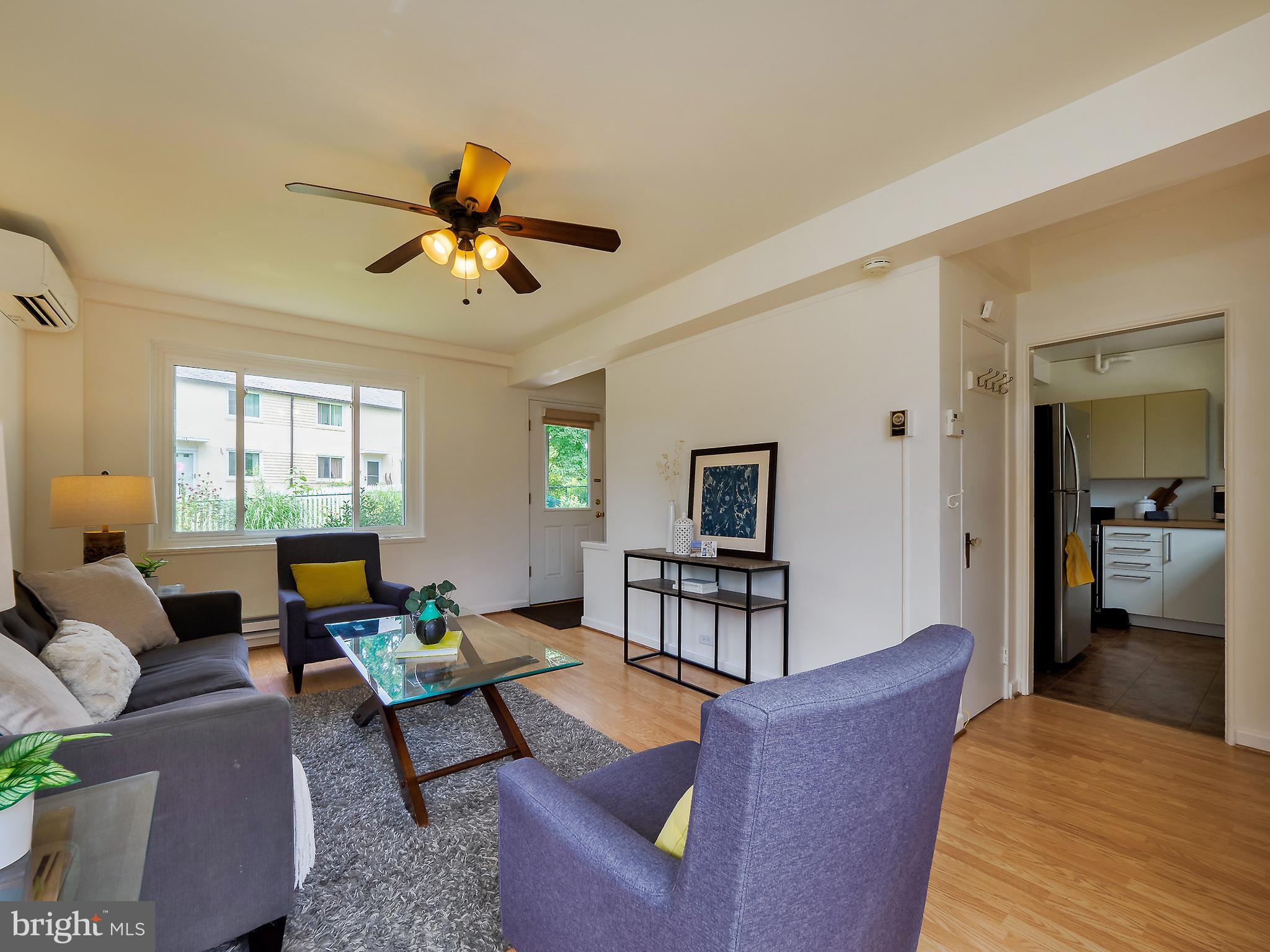58 Crescent Road Greenbelt, MD 20770 - Photo 8 of 34 Living Room
