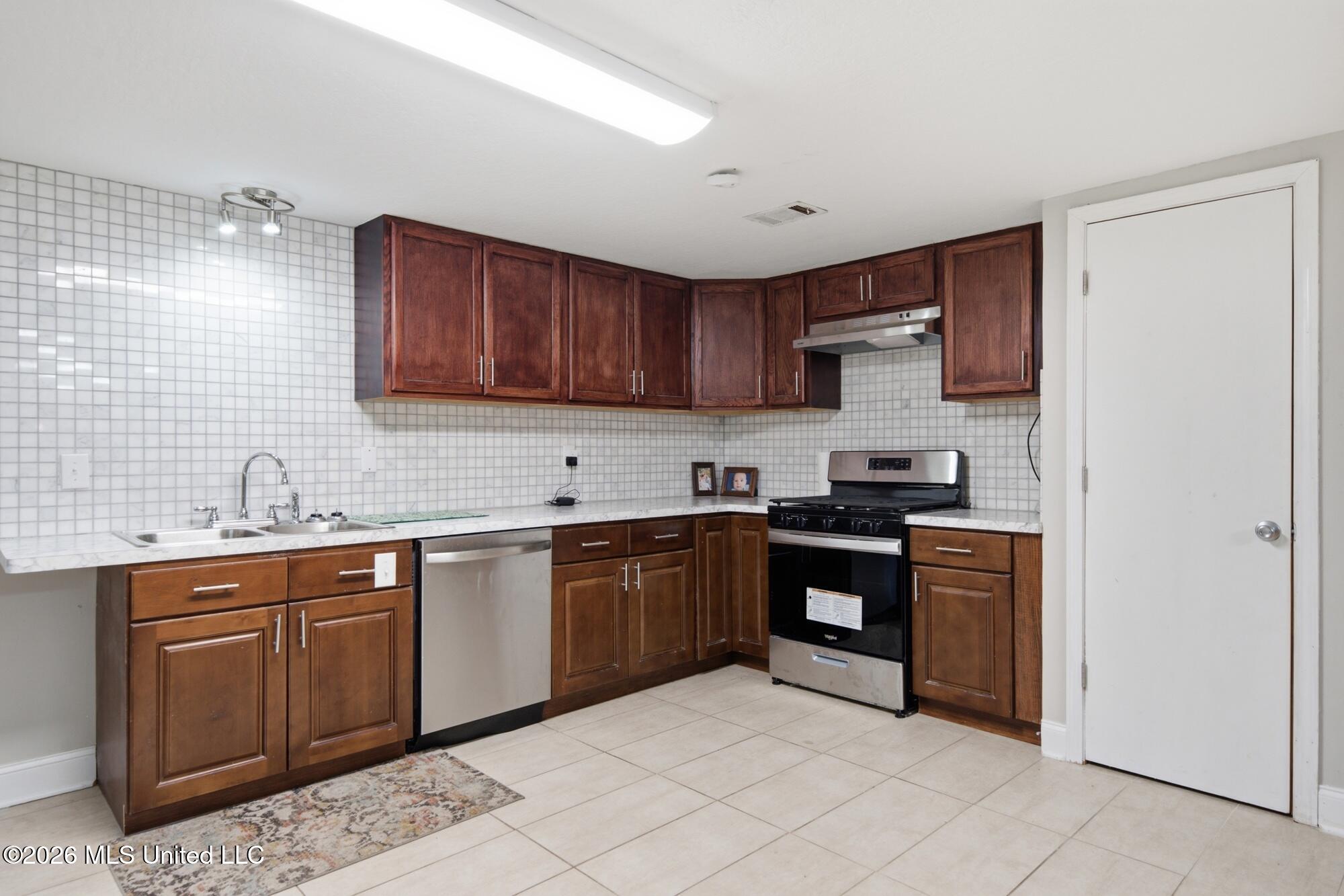 1508 Carterville Road Petal, MS 39465 - Photo 23 of 41 Kitchen
