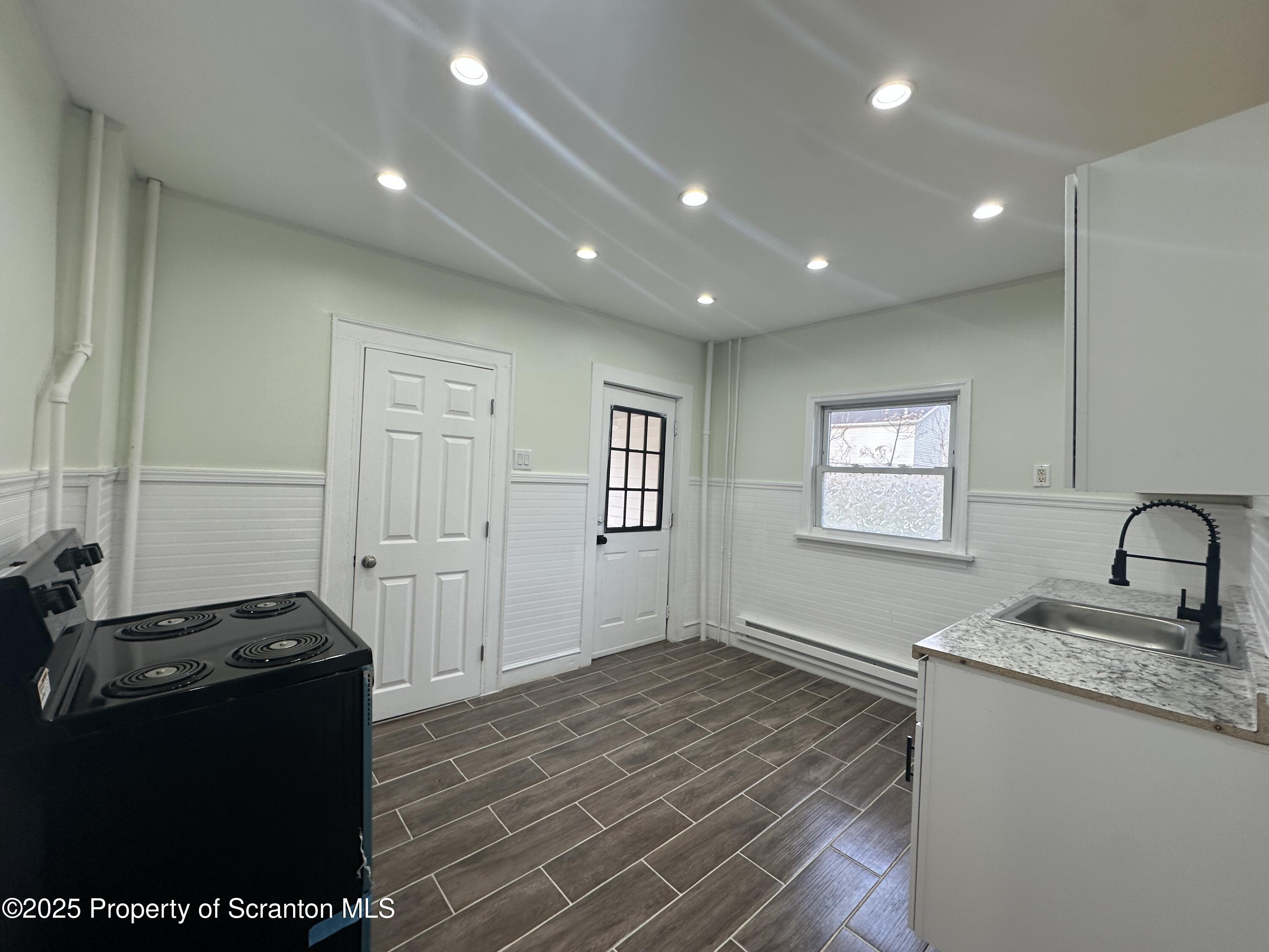 1262 South 6th Avenue Scranton, PA 18504 - Photo 4 of 8