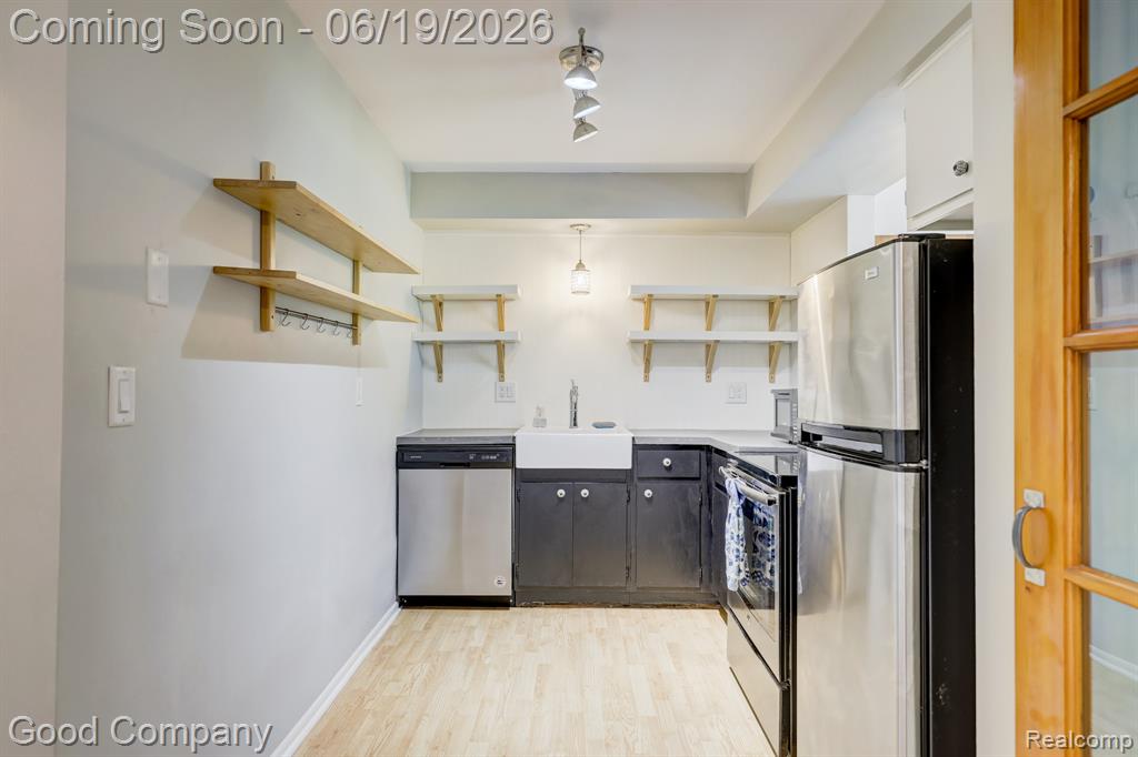 4345 Crooks Road, Unit 4 Royal Oak, MI 48073 - Photo 12 of 35