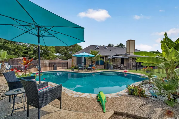 $519,900 | 104 Sunnyland Drive, Castroville, TX 78009
