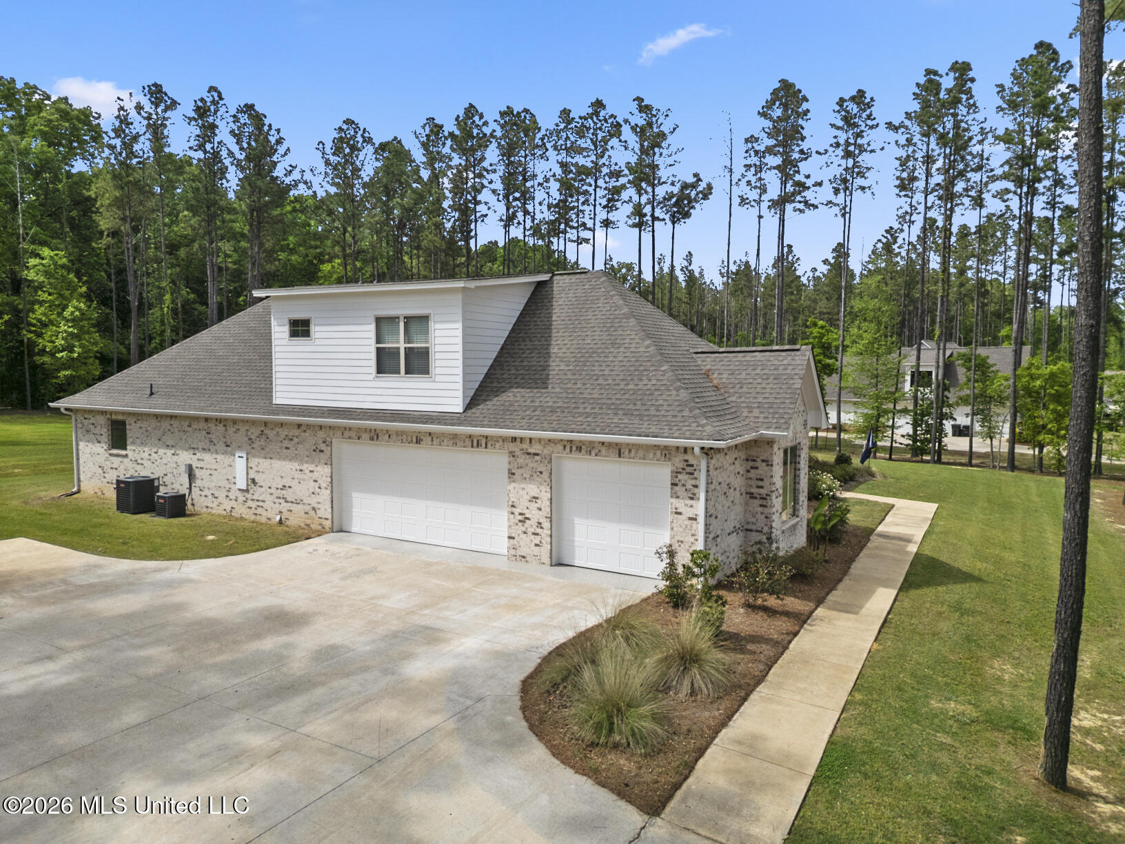 154 Fallen Oak Drive Brandon, MS 39047 - Photo 11 of 47 154 Fallen Oak Drone-6