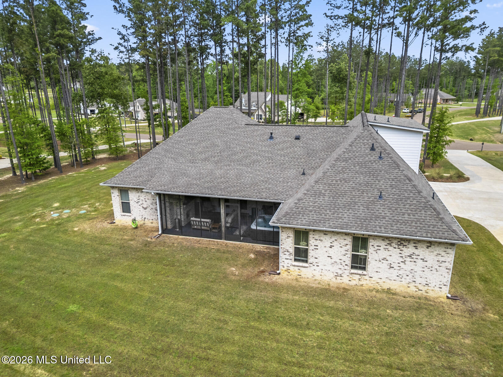 154 Fallen Oak Drive Brandon, MS 39047 - Photo 9 of 47 154 Fallen Oak Drone-3
