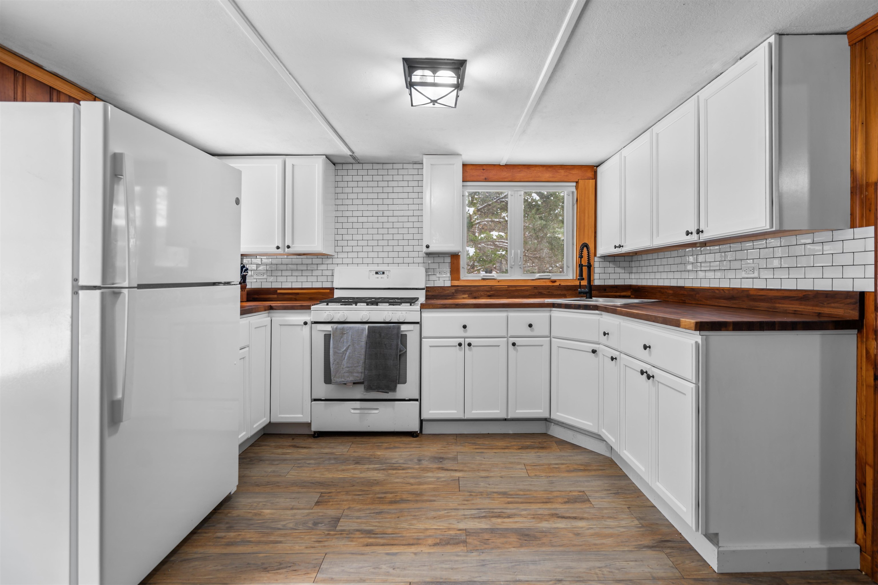 23 Hammond Road Deerfield, NH 03037 - Photo 6 of 26