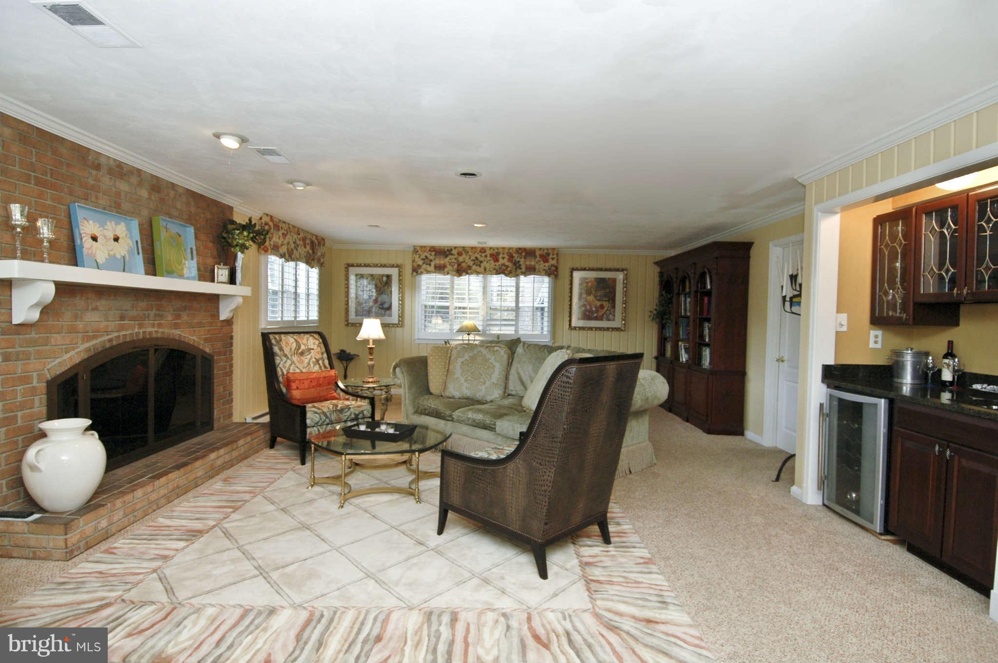 1225 Potomac School Road McLean, VA 22101 - Photo 6 of 25 Family Room