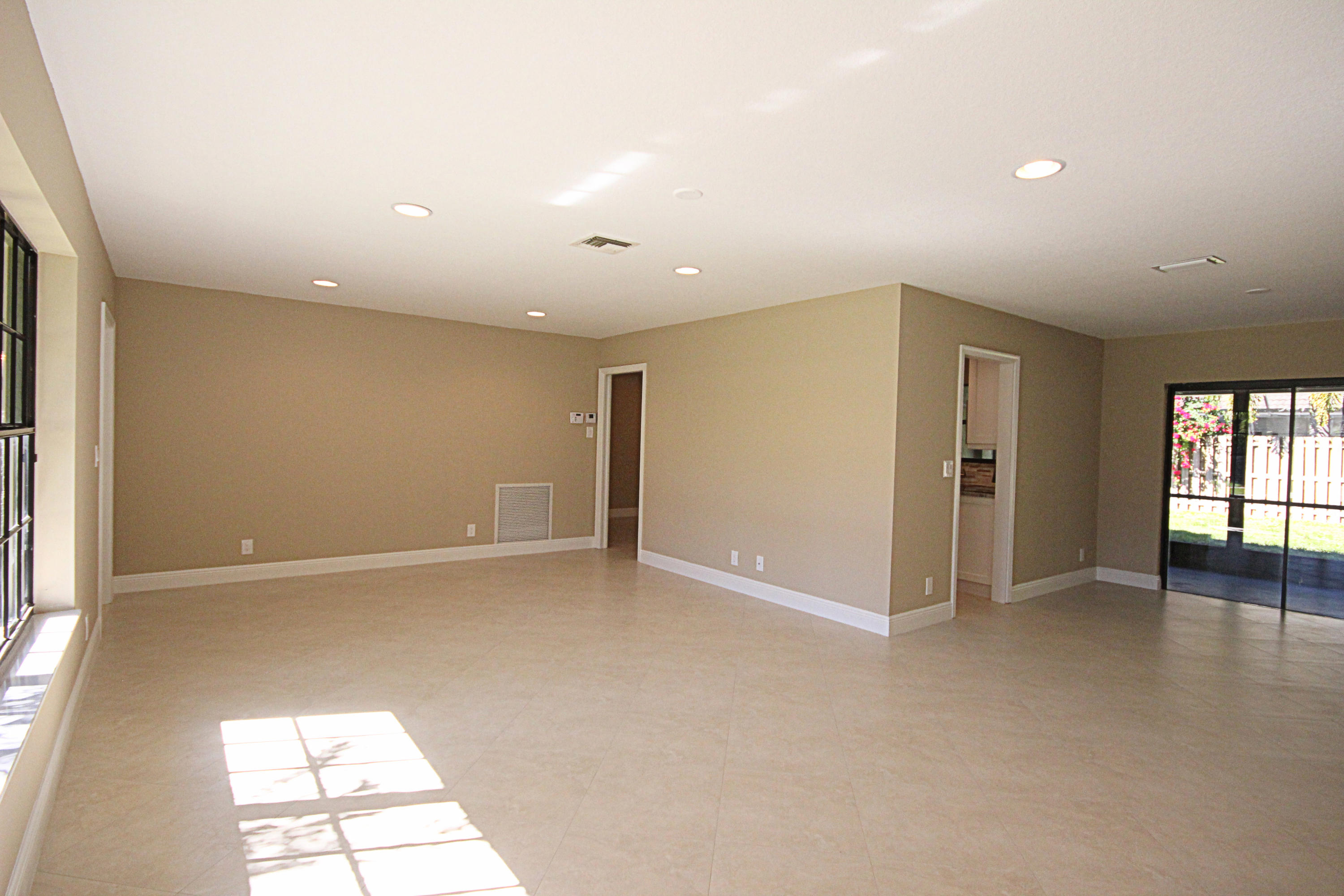 435 Apache Lane Boca Raton, FL 33487 - Photo 21 of 28 APACHE living dining