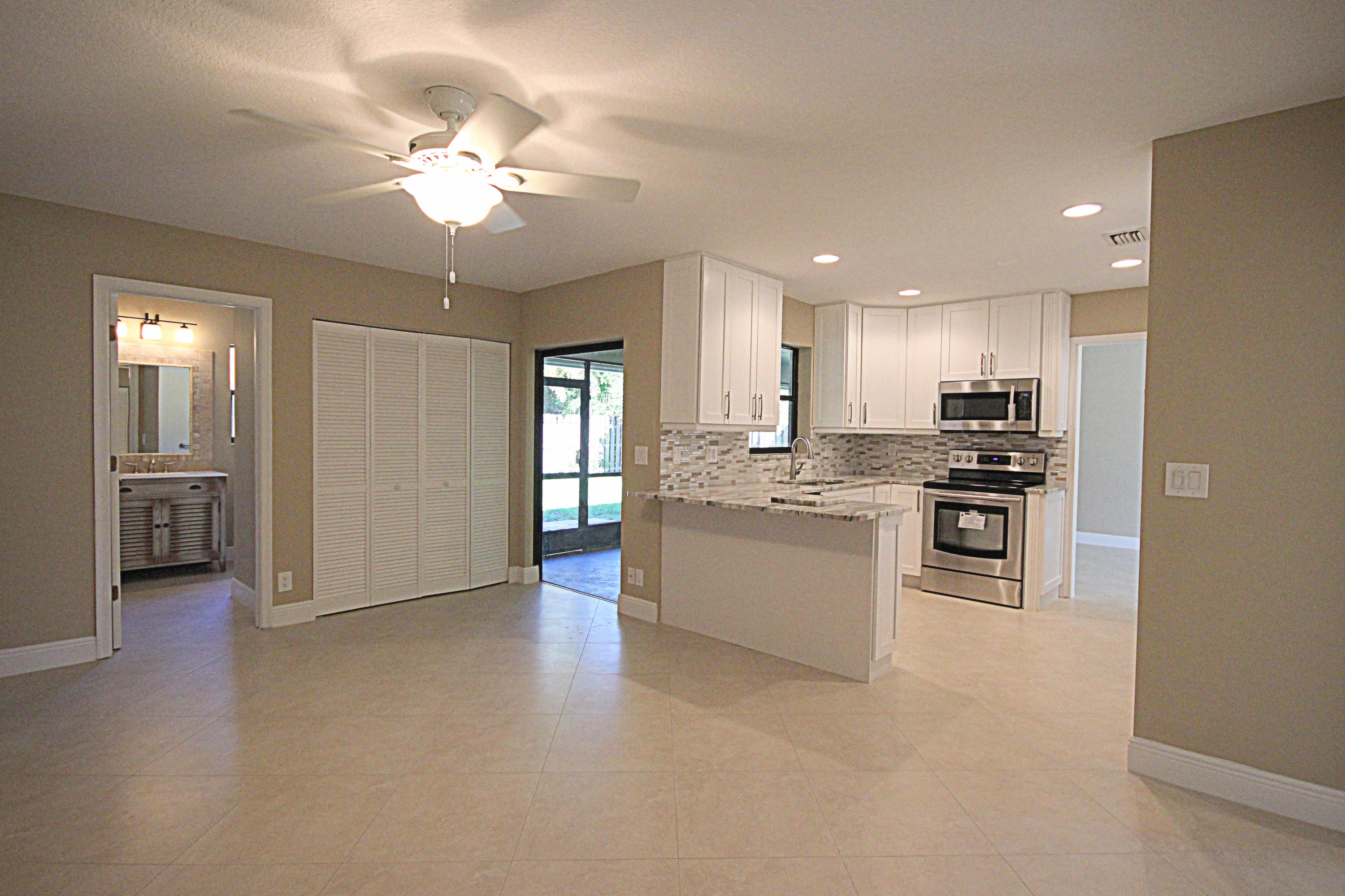 435 Apache Lane Boca Raton, FL 33487 - Photo 6 of 28 APACHE KIT DIN LAU