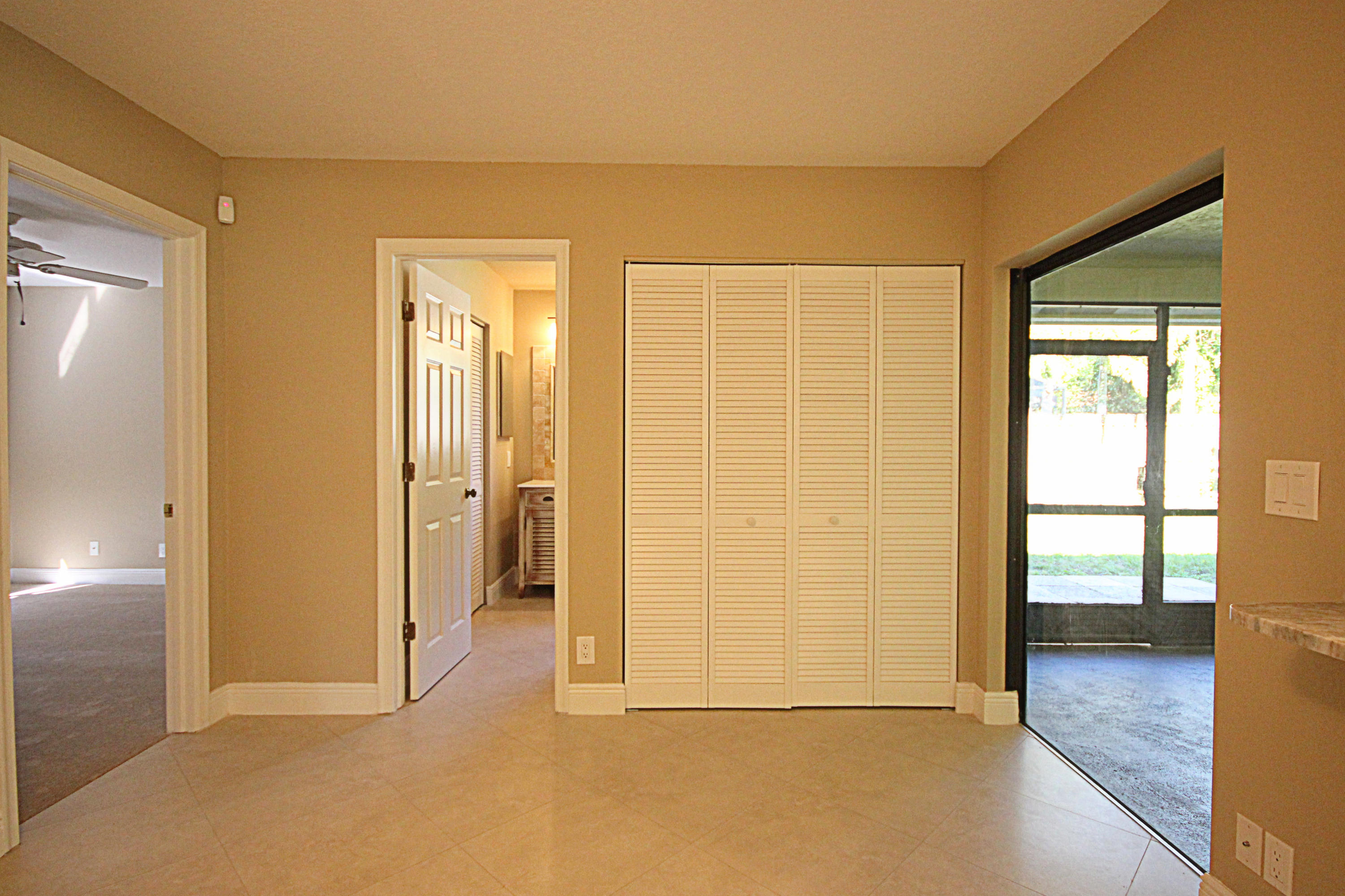 435 Apache Lane Boca Raton, FL 33487 - Photo 8 of 28 APACHE LAUNDRY