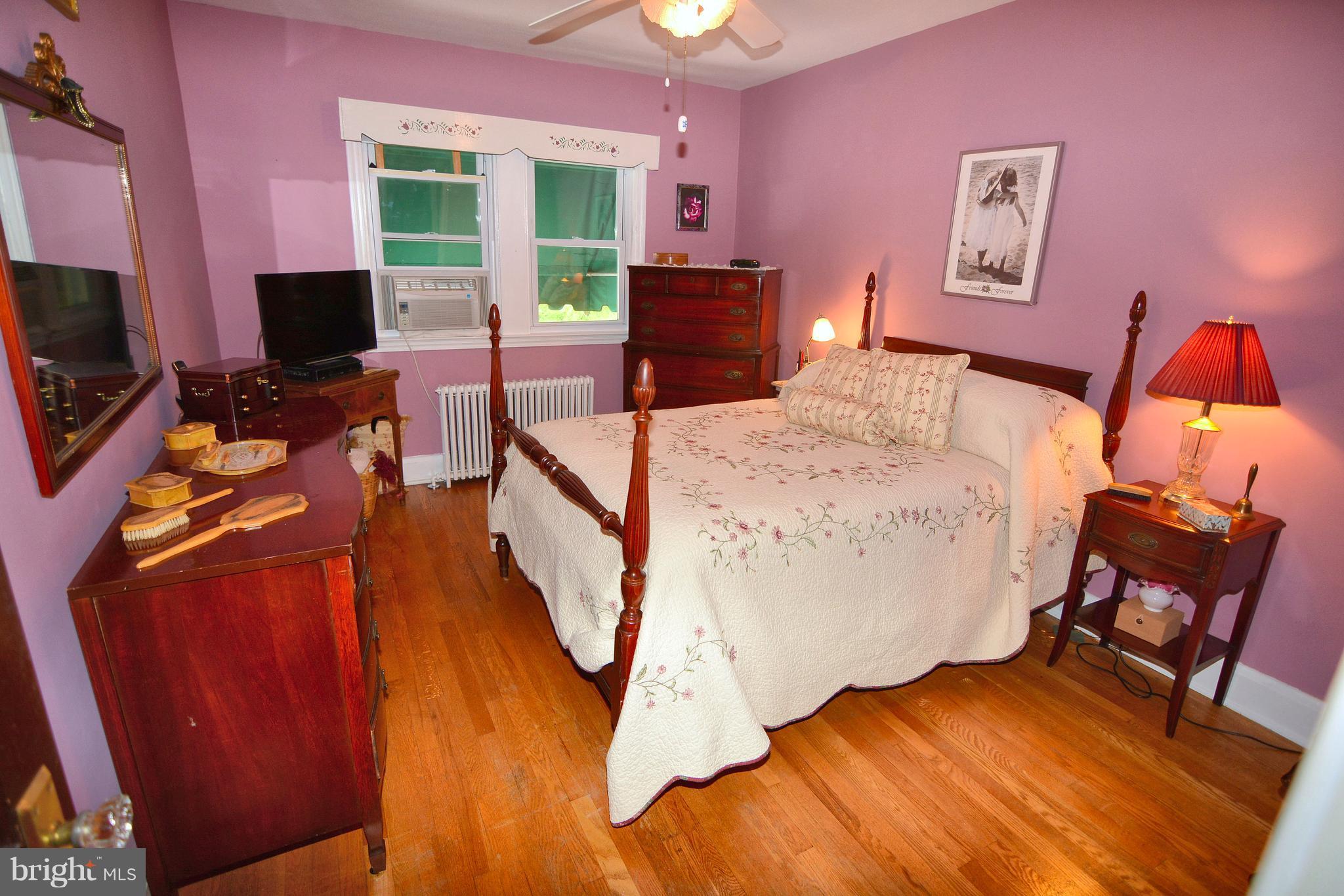 39 North Belle Grove Road Baltimore, MD 21228 - Photo 11 of 20 Spacious 2nd Bedroom