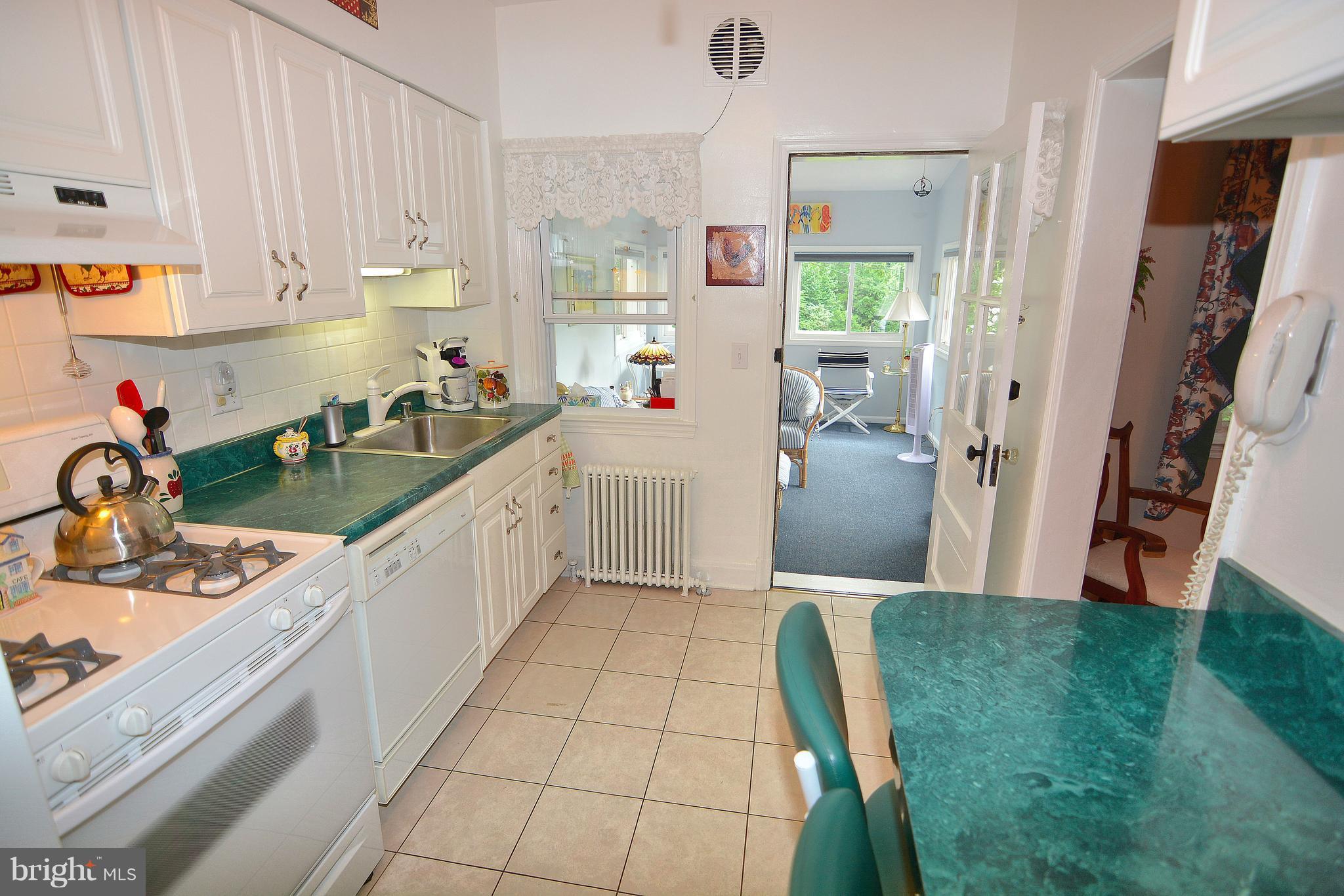 39 North Belle Grove Road Baltimore, MD 21228 - Photo 6 of 20 Kitchen with great counter space and storage