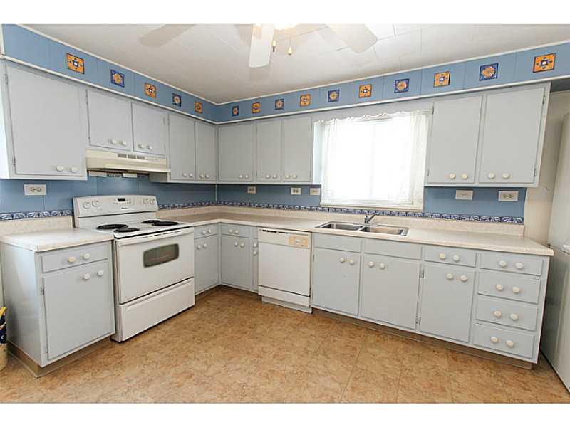 574 East Madison Street Rochester, PA 15074 - Photo 6 of 11 Kitchen.
