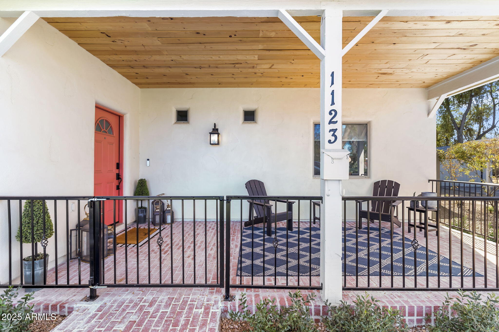 1123 East Fern Drive South, Unit SOUTH Phoenix, AZ 85014 - Photo 4 of 32 a view of balcony with furniture